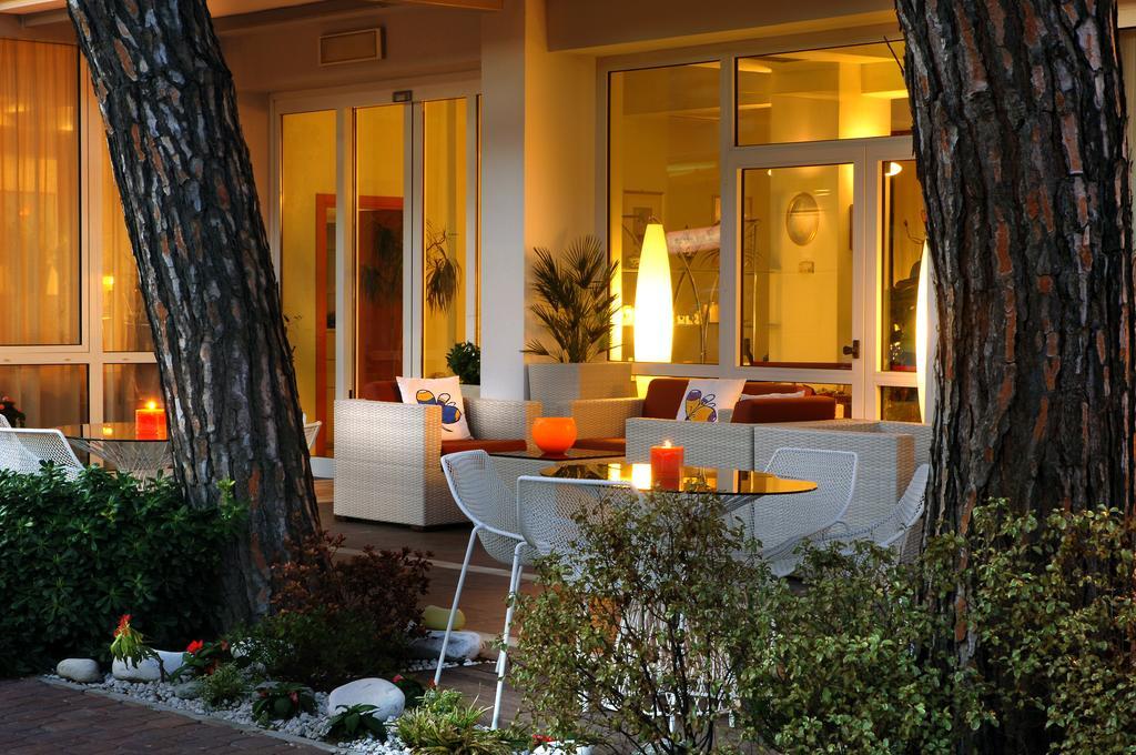 Hotel Eros Residence Cervia Extérieur photo