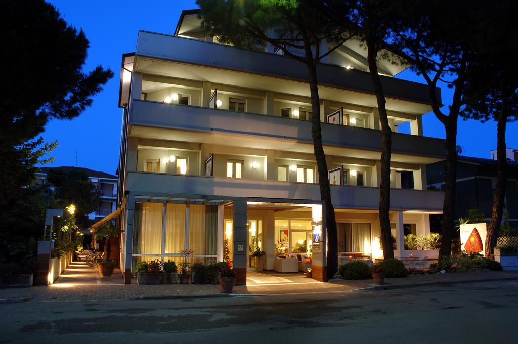 Hotel Eros Residence Cervia Extérieur photo
